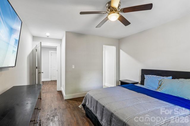 1824 Double Oaks Road, Charlotte, NC 28206