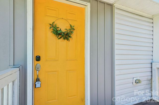 1824 Double Oaks Road, Charlotte, NC 28206