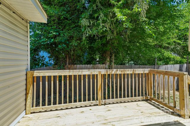 1824 Double Oaks Road, Charlotte, NC 28206
