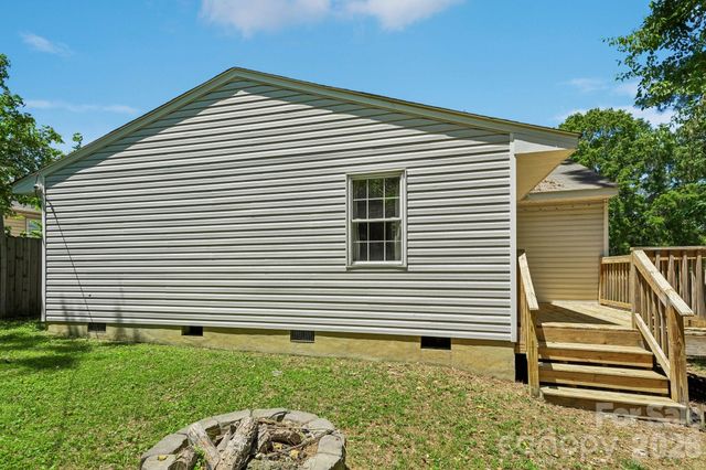 1824 Double Oaks Road, Charlotte, NC 28206