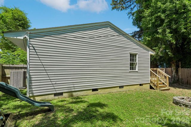 1824 Double Oaks Road, Charlotte, NC 28206