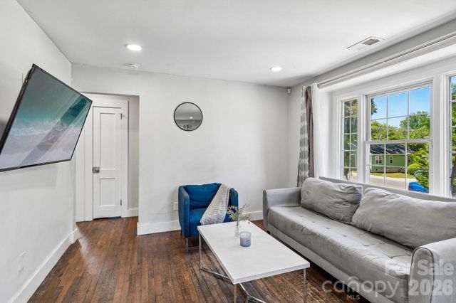 1824 Double Oaks Road, Charlotte, NC 28206