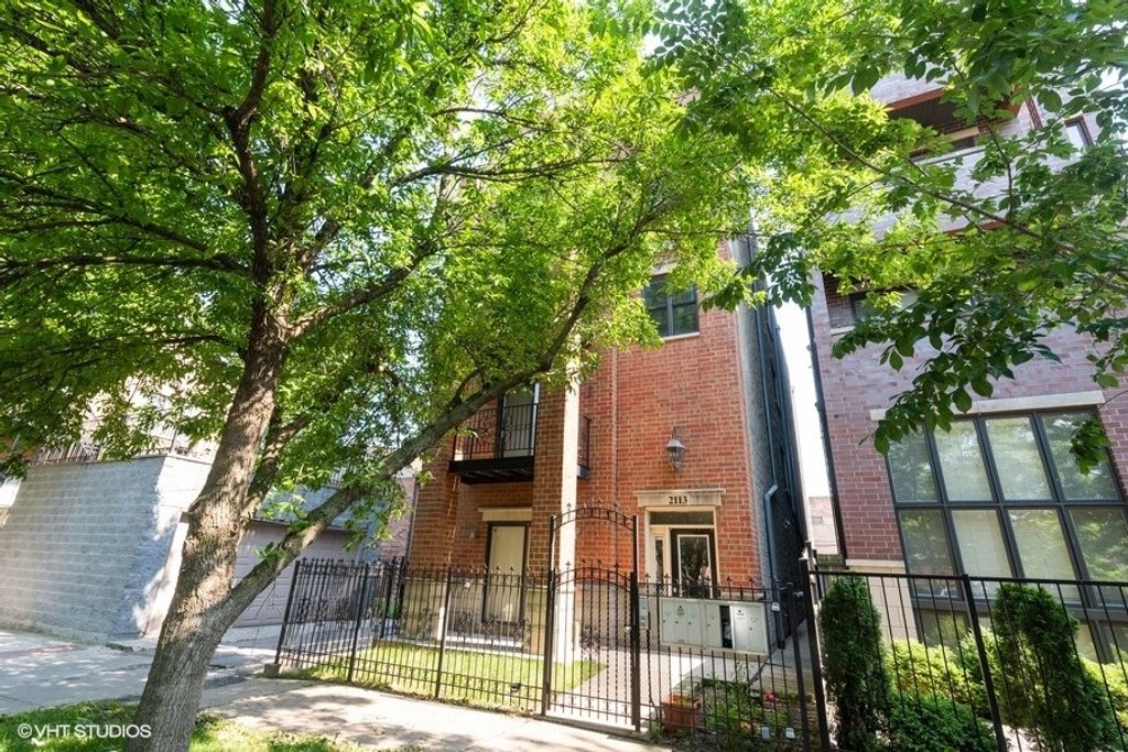 2113 W Gladys Avenue 3N, Chicago, IL 60612