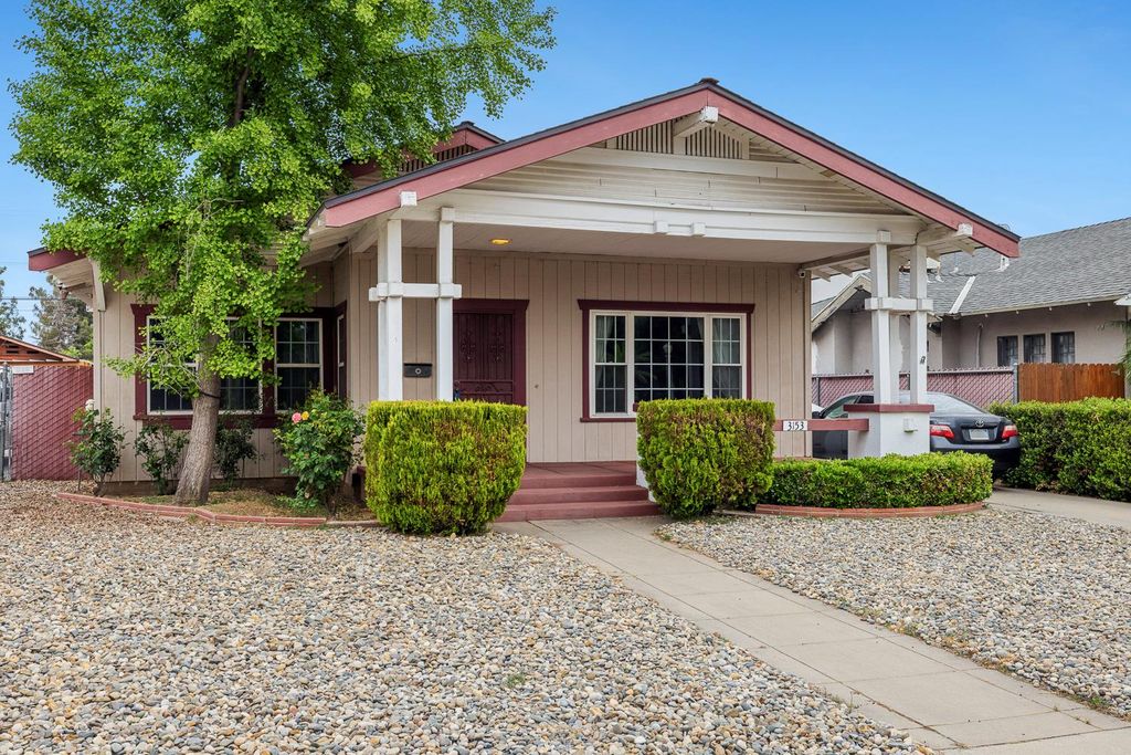 Image 1 of property listing at 3153 E Kerckhoff Avenue, Fresno, CA 93702