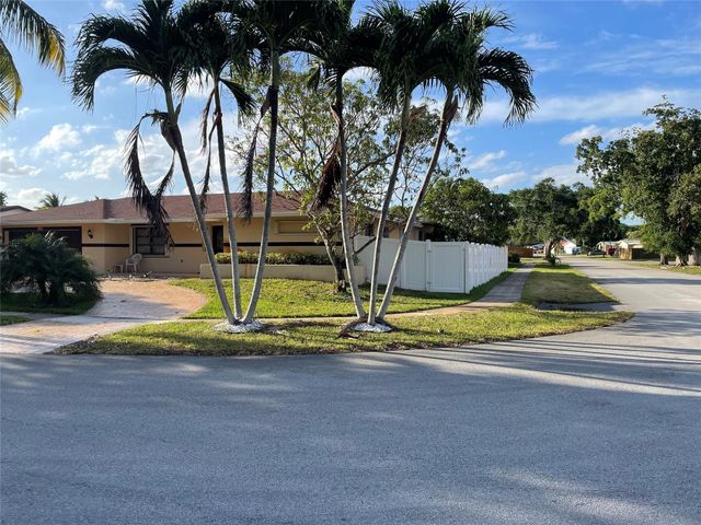 11901 NW 15th Street, Pembroke Pines, FL 33026