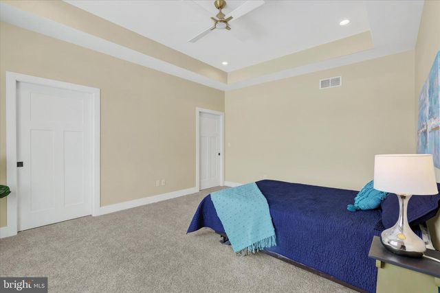 6195 MERION DR, Fayetteville, PA 17222