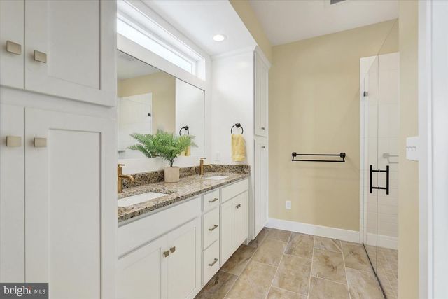 6195 MERION DR, Fayetteville, PA 17222