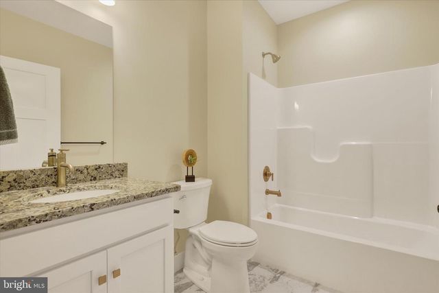 6195 MERION DR, Fayetteville, PA 17222