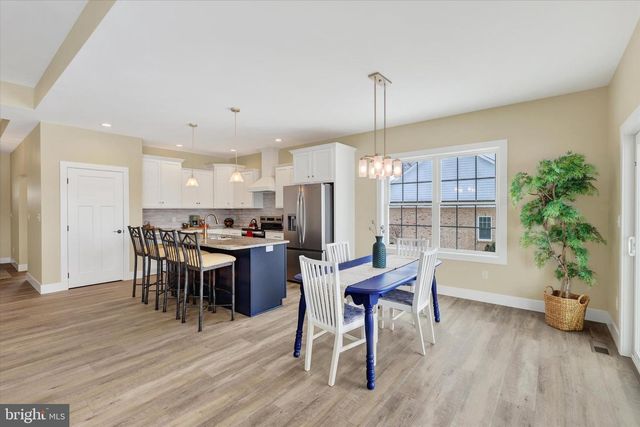 6195 MERION DR, Fayetteville, PA 17222