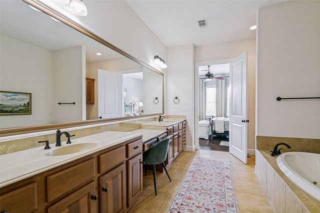610 Via Ravello 311, Irving, TX 75039