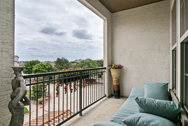 610 Via Ravello 311, Irving, TX 75039
