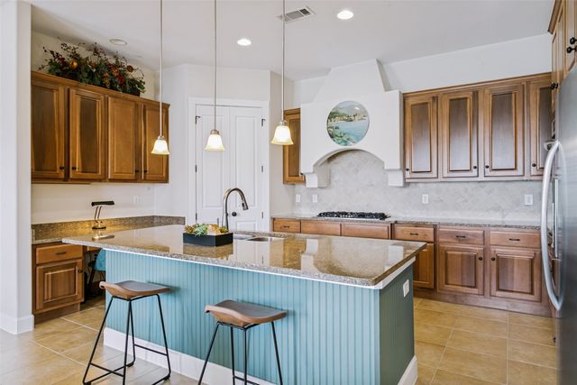 610 Via Ravello 311, Irving, TX 75039