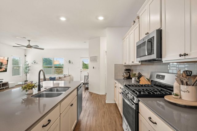 124 Flint Mountain RD, Georgetown, TX 78628