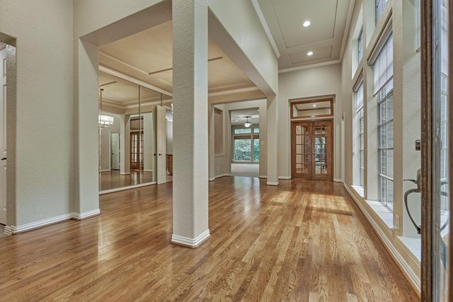 14 Mystic Pines Court, The Woodlands, TX 77382