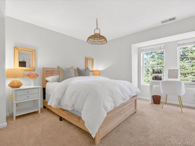 510 Somerset Court, Fishkill, NY 12524