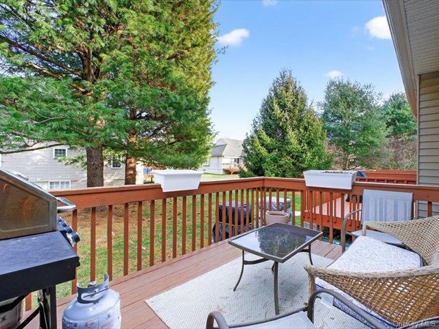 510 Somerset Court, Fishkill, NY 12524