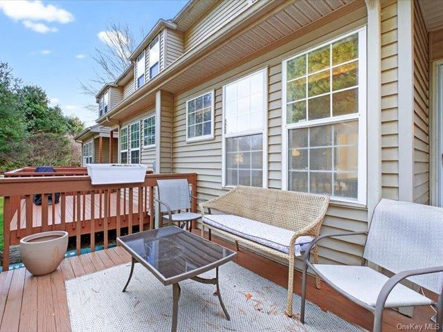 510 Somerset Court, Fishkill, NY 12524