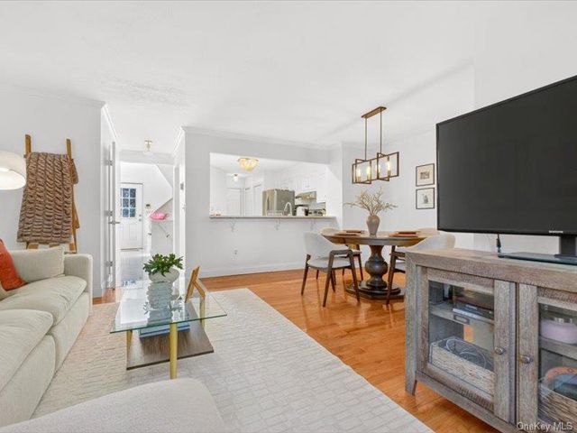 510 Somerset Court, Fishkill, NY 12524