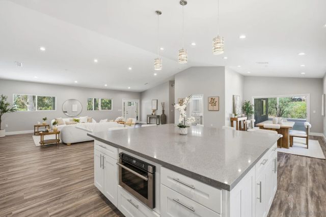 9965 Dunbar Lane, El Cajon, CA 92021
