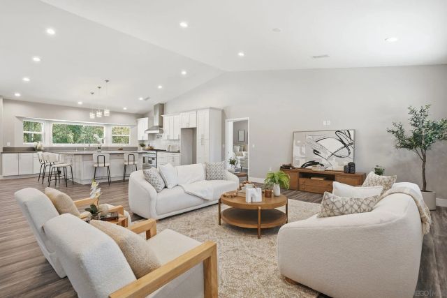 9965 Dunbar Lane, El Cajon, CA 92021