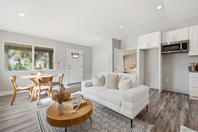 9965 Dunbar Lane, El Cajon, CA 92021