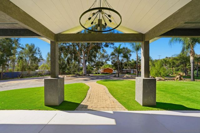 9965 Dunbar Lane, El Cajon, CA 92021
