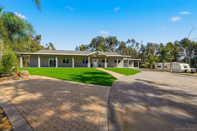 9965 Dunbar Lane, El Cajon, CA 92021