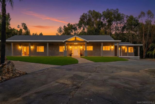 9965 Dunbar Lane, El Cajon, CA 92021