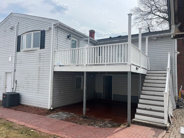 58 Brunswick Street, Lowell, MA 01852