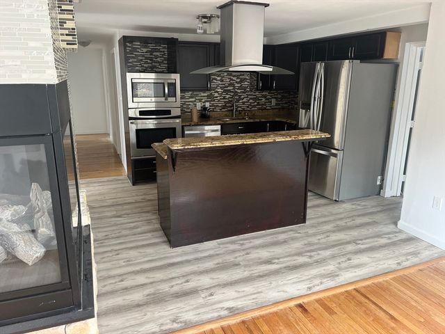 58 Brunswick Street, Lowell, MA 01852