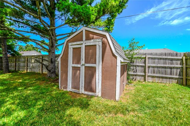 741 Homeway Drive, New Lebanon, OH 45345