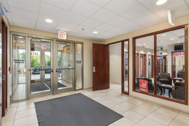 2272 95th Street 200, Naperville, IL 60564