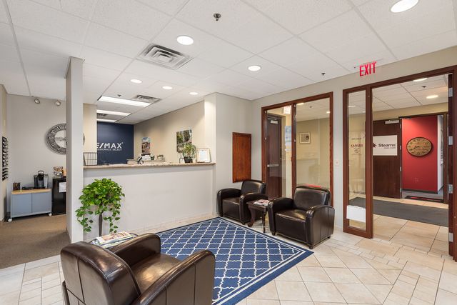 2272 95th Street 200, Naperville, IL 60564