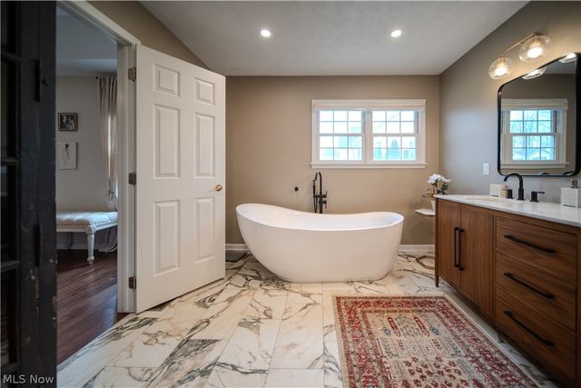 185 Beaumont Trail, Aurora, OH 44202