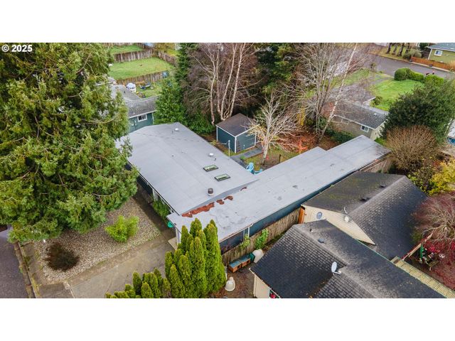 2730 33RD St, Coos Bay, OR 97420
