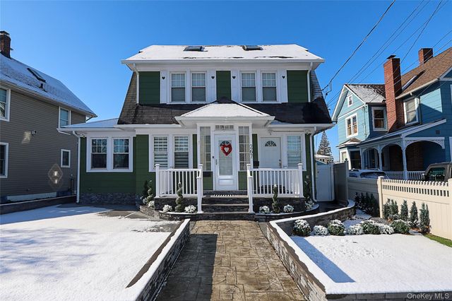 267 N Wellwood Avenue, Lindenhurst, NY 11757