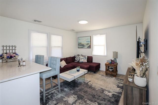 267 N Wellwood Avenue, Lindenhurst, NY 11757