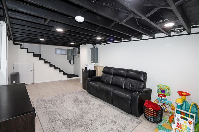 267 N Wellwood Avenue, Lindenhurst, NY 11757