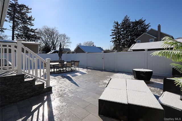 267 N Wellwood Avenue, Lindenhurst, NY 11757