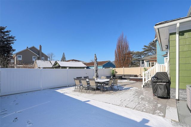 267 N Wellwood Avenue, Lindenhurst, NY 11757