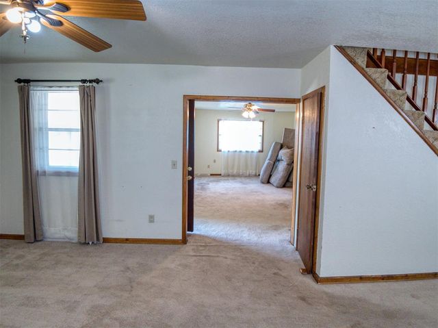 1118 S Barker Avenue, El Reno, OK 73036