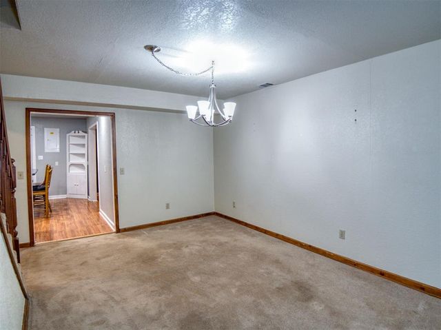 1118 S Barker Avenue, El Reno, OK 73036