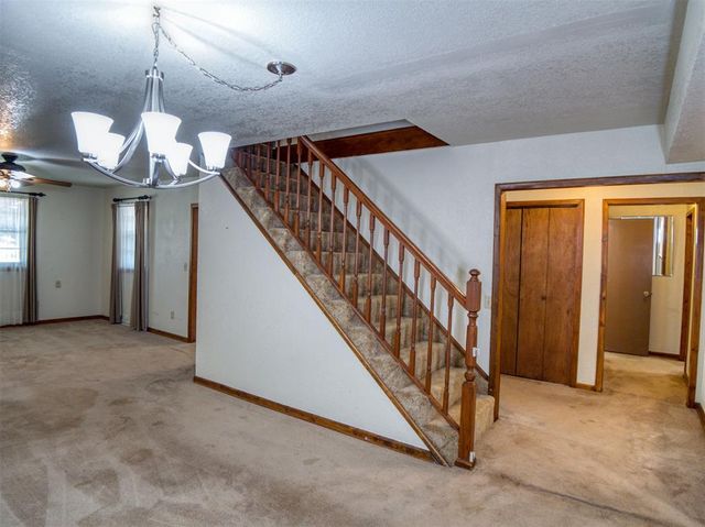 1118 S Barker Avenue, El Reno, OK 73036