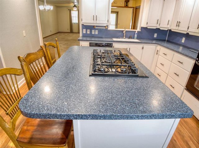 1118 S Barker Avenue, El Reno, OK 73036