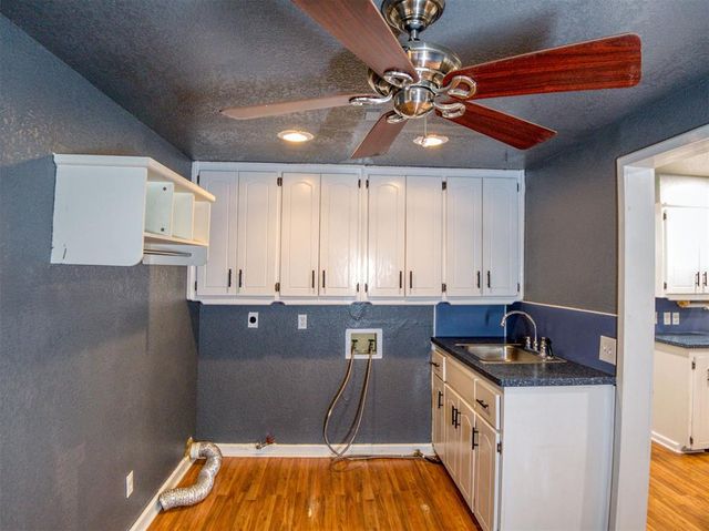 1118 S Barker Avenue, El Reno, OK 73036