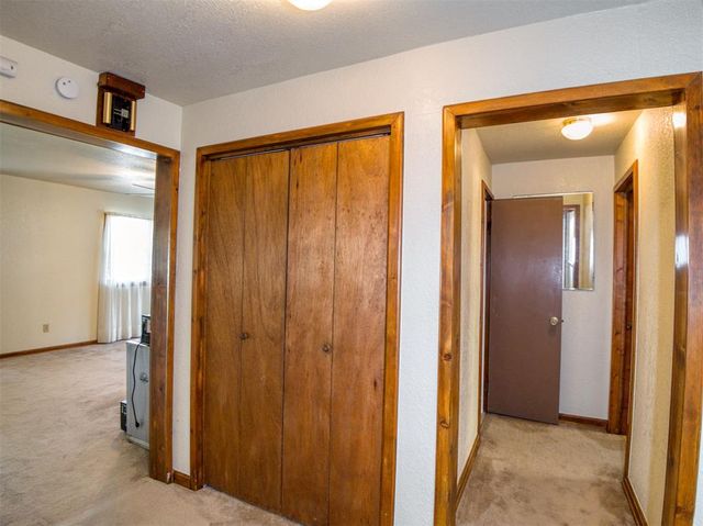 1118 S Barker Avenue, El Reno, OK 73036