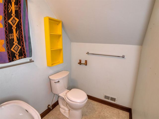 1118 S Barker Avenue, El Reno, OK 73036