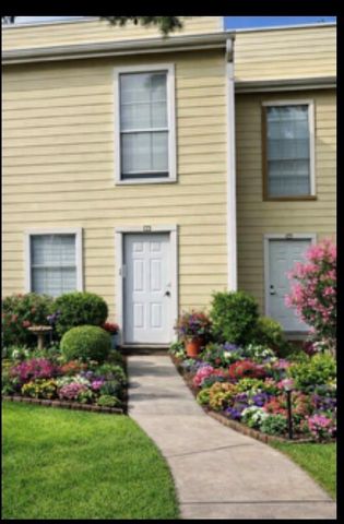 6200 W Tidwell Road 1304, Houston, TX 77092