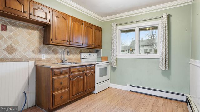 25 AUTUMN LN, Levittown, PA 19055