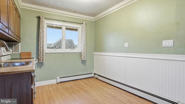 25 AUTUMN LN, Levittown, PA 19055